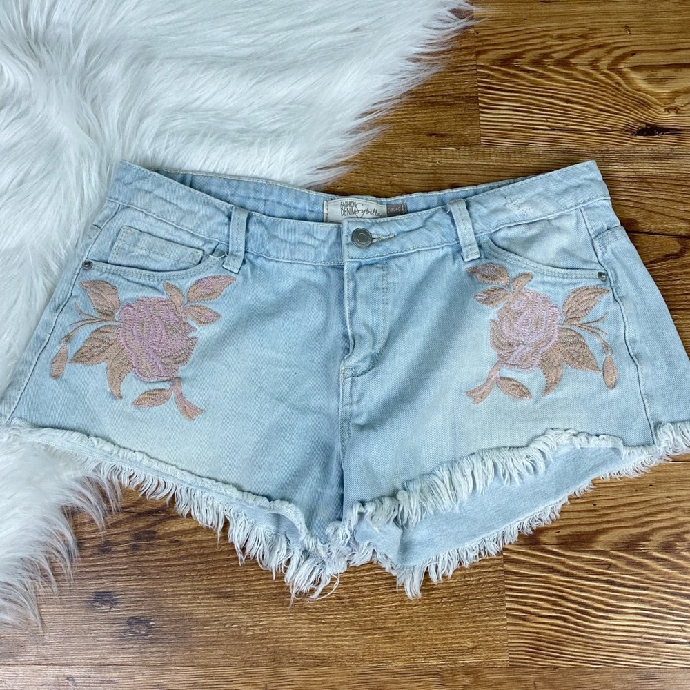 Fashion Denim | Floral Embroidered Cut Off Shorts